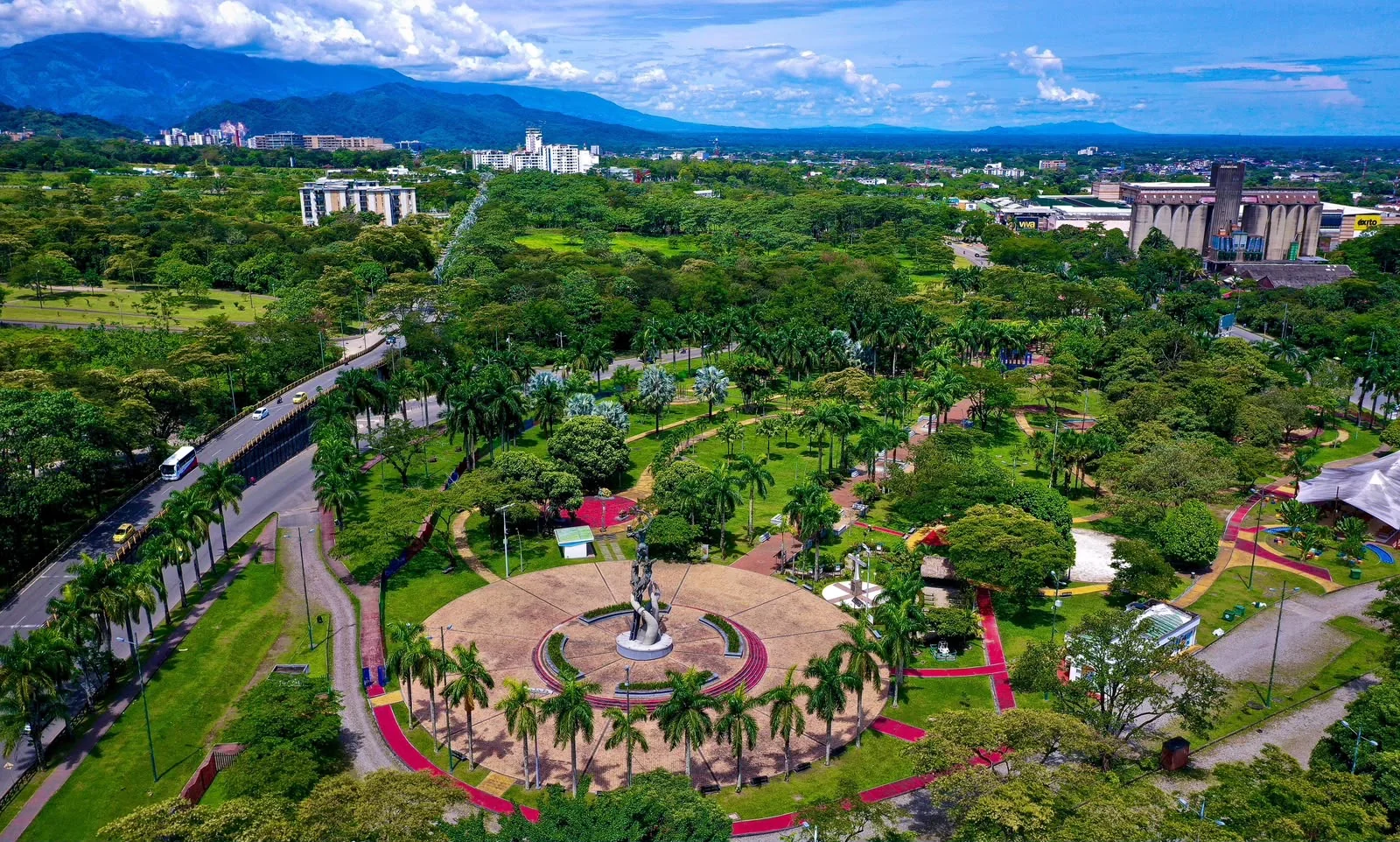 Parque Los Fundadores · Villavicencio. Los créditos de las imágenes están disponibles en el sitio.